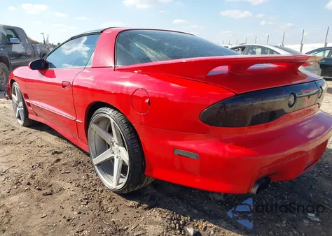 2000 Pontiac Firebird Trans Am z USA, uszkodzony, nr VIN 2G2FV22G4Y2164674